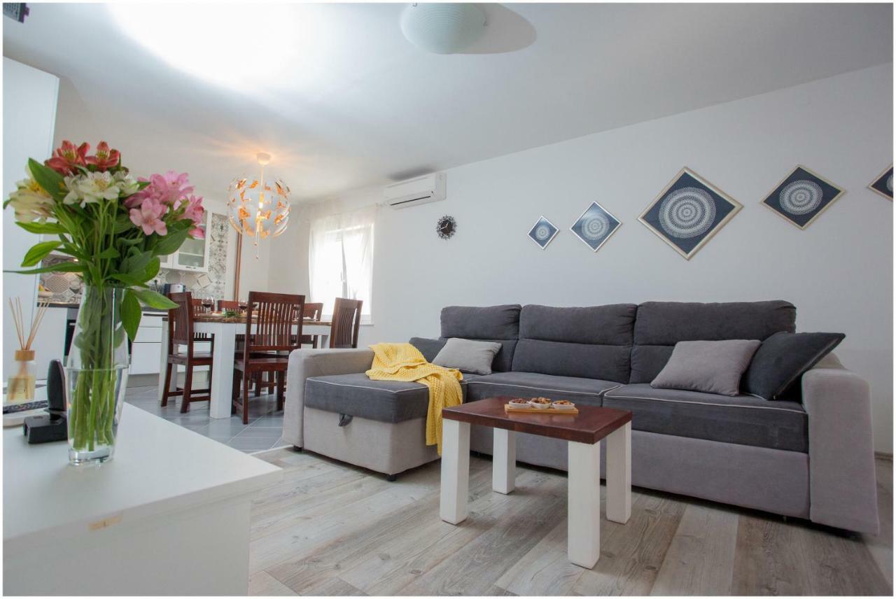 House Mellifera Hotel Razvode Luaran gambar