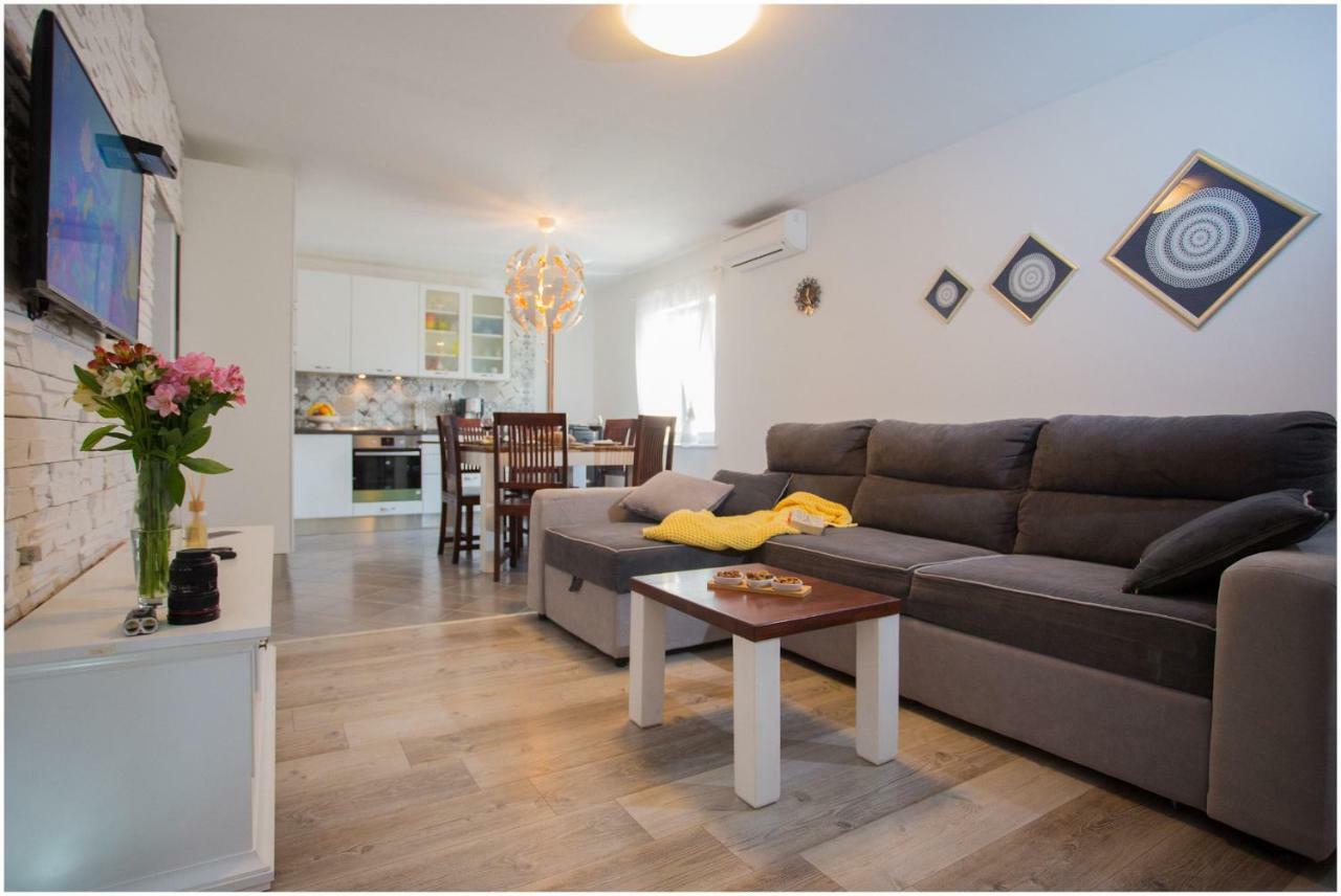 House Mellifera Hotel Razvode Luaran gambar
